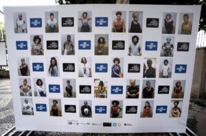 Mural das 31 marcas que fazem parte do movimento afrocriadores