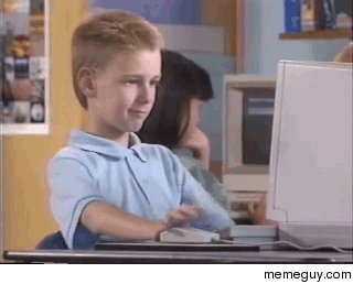 GIF de um adolescente em frente ao computador